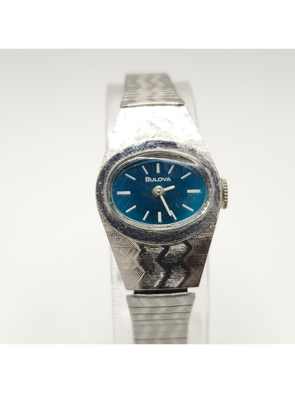 Vintage 1976 Bulova Womens 18mm Mechanical Blue Dial Watch Adjustable Running